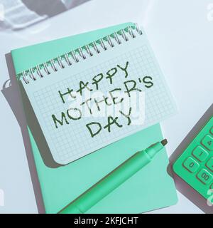 Text mit Inspiration Happy Mother's Day. Unternehmensüberblick zu Ehren des Einflusses der Mutterschaft in der Gesellschaft Stockfoto