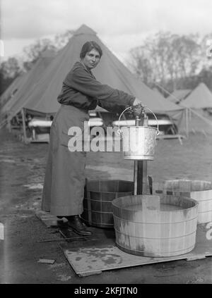 Woman's National Service School, Under Woman's Section, Navy League, Aktivitäten, 1916. Stockfoto