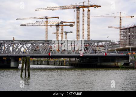 Baustelle in der HafenCity Hamburg. Sie besteht aus dem Gebiet des Großen Grasbrooks, dem nördlichen Teil der ehemaligen Elbinsel. Stockfoto