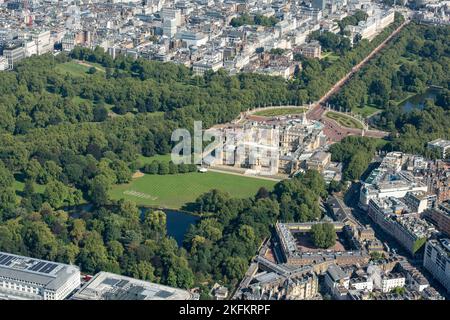 Buckingham Palace and Gardens, City of Westminster, Greater London Authority, 2021. Stockfoto