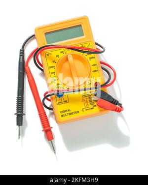 Digital-Multimeter-Tester, Elektrowerkzeuge, isoliert auf Weiß Stockfoto