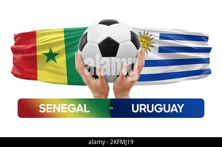 Konzept des Fußballspiels zwischen den Nationalmannschaften Senegal und Uruguay. Stockfoto