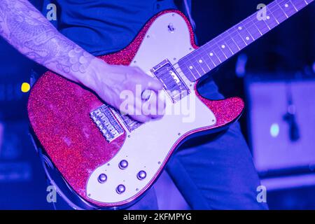 Das Hochzeitsgeschenk - live im Konzert im Aquarium, Lowestoft, Suffolk - am 9. Dezember 2016 Stockfoto