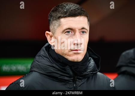 WARSZAWA, POLEN - 16. NOVEMBER 2022: Fußballfreundschaftsspiel Polen gegen Chile 1:0. Robert Lewandowski während der Hymne. Stockfoto