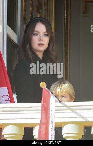 Prinzessin Alexandra von Hannover nimmt an der Parade auf dem Palastbalkon während der Feier zum Nationalfeiertag am 19. November 2022 in Monaco Ville, Fürstentum Monaco, Teil. Foto von Marco Piovanotto/IPA - KEINE BOULEVARDBLÄTTER Stockfoto