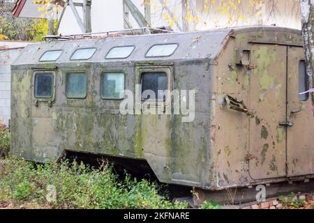 Ein alter, schäbiger Wohnwagen aus der Nähe Stockfoto