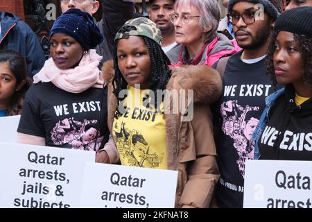 South Molton Street, London, Großbritannien. 19.. November 2022. Protest vor der Botschaft von Katar und der bevorstehenden Weltmeisterschaft und den Menschenrechtsrekorden der Länder. Kredit: Matthew Chattle/Alamy Live Nachrichten Stockfoto