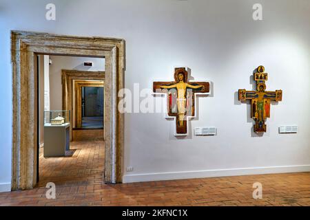 Rom Latium Italien. Die Galleria Nazionale d'Arte Antica, ein Kunstmuseum im Palazzo Barberini. Crucufix von Alberto SOTIO Stockfoto