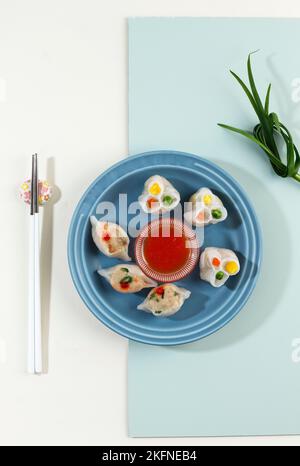 Hongkong-Dimsum mit Garnelen und Gemüse, Ansicht von oben ausgewählter Fokus Stockfoto