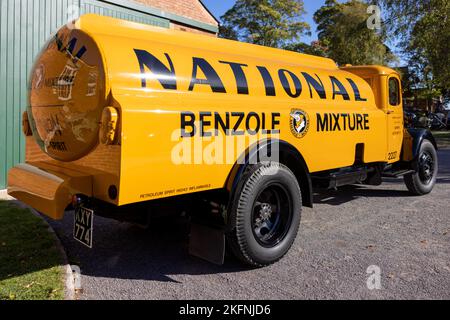 1950 Austin K4 Benziner ‘KXY 774’ auf der Oktober Scramble im Bicester Heritage Center am 9.. Oktober 2022 ausgestellt Stockfoto