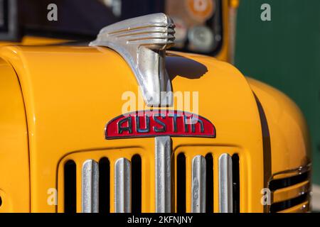 1950 Austin K4 Benziner ‘KXY 774’ auf der Oktober Scramble im Bicester Heritage Center am 9.. Oktober 2022 ausgestellt Stockfoto