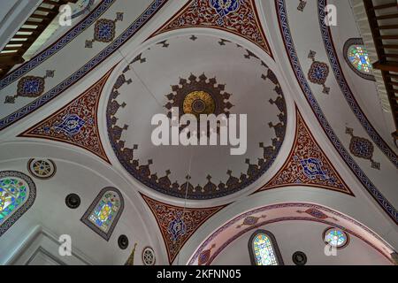 Die Bali-Pascha-Moschee, die sich im Stadtteil Fatih in Istanbul befindet, wurde im 16.. Jahrhundert von Mimar Sinan erbaut. Stockfoto