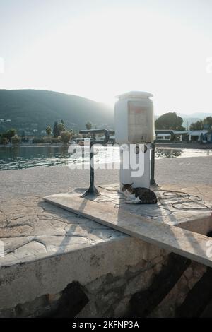 Am Kai in Epidavros Griechenland Stockfoto