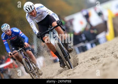 Merksplas. 19. November 2022, der Belgier Jens Adams im Einsatz beim Herrenrennen der Superprestige Merksplas, der dritten Etappe des Superprestige Cyclocross-Radrennens, Samstag, 19. November 2022, in Merksplas. BELGA FOTO DAVID PINTENS Stockfoto