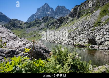 Der herrliche Monviso, ein Berg von 3841 Metern in den Cottischen Alpen im Piemont Stockfoto