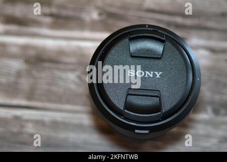 Kairo, Ägypten, Oktober 20 2022: Sony E-Mount FE 24-70mm F2,8 GM Objektiv SEL2470GM mit konstantem F2,8 24-70mm Zoom und einer beispiellosen Verbindung von High-Reso Stockfoto