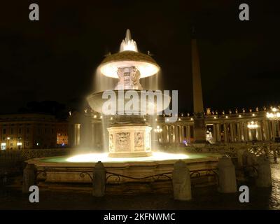 Springbrunnen vor St. Petersdom Stockfoto