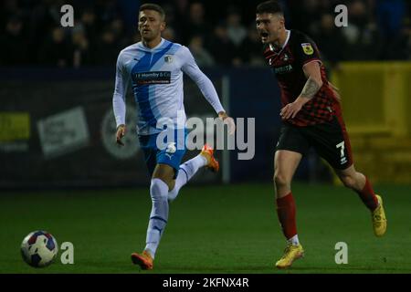 Jake Hastie von Hartlepool United geht am Samstag, den 19.. November 2022, im Sky Bet League 2-Spiel zwischen Barrow und Hartlepool United in der Holker Street, Barrow-in-Furness, auf das Tor. (Kredit: Michael Driver | MI Nachrichten) Kredit: MI Nachrichten & Sport /Alamy Live Nachrichten Stockfoto