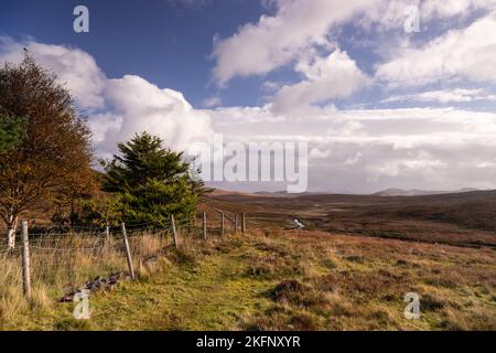 Legen Sie im Hochland von Nordwest-Schottland fest Stockfoto