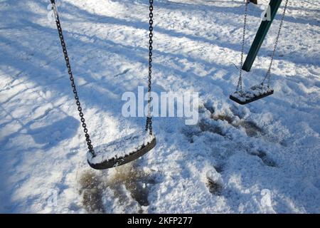 Schneebedeckte Schaukeln in den Pyrenäen. Stockfoto