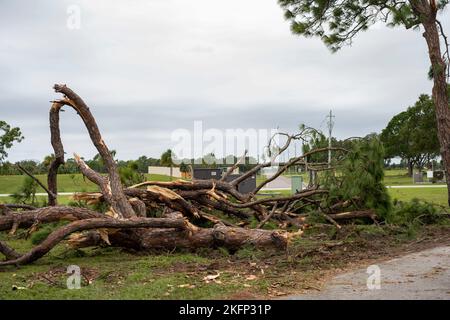 Schäden durch den Ungezwungener Ian wurden auf der MacDill Air Force Base, Florida, am 29. September 2022, gezeigt. Hurrikan Ian landestürf im Südwesten Floridas als Hurrikan der Kategorie 4. Stockfoto