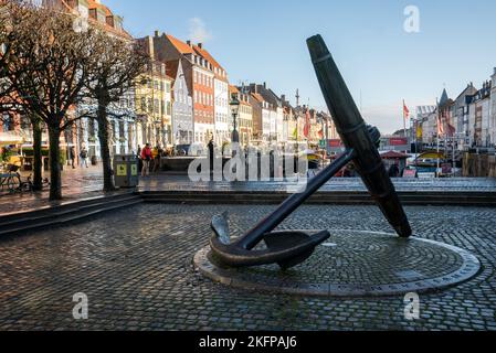 Gedenkanker - historisches Wahrzeichen in Kopenhagen, Dänemark, am Nyhavn-Kanal Stockfoto