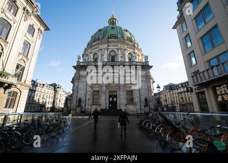 Außenansicht der Marmorkirche / Frederikskirche / Frederiks Kirke - eine evangelische lutherische Kirche in Kopenhagen, Dänemark. Stockfoto