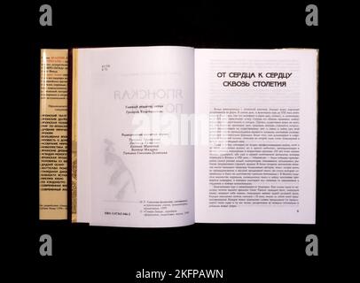 Die japanische Poesie. Golden Fund of Japanese Literature, erstmals 1999 in Russland veröffentlicht. Stockfoto