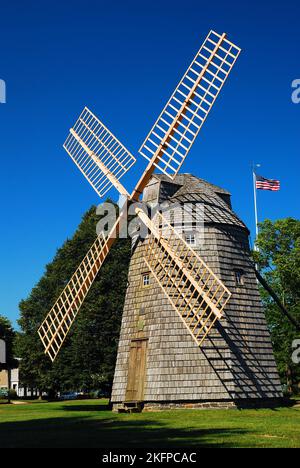 Die Water Mill Windmill in East Hampton, Long Island, erinnert an die Landwirtschaft und Farmen der Hamptons, bevor sie zu einem Sommerort wurde Stockfoto