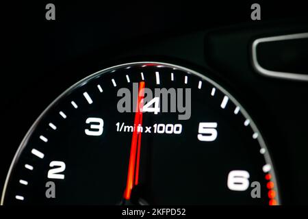Auto Tachometer, schwarz und Chrom Stockfoto