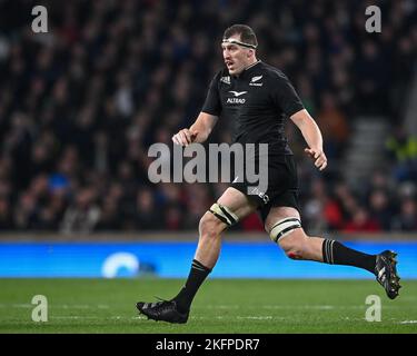 Brodie Retallick aus Neuseeland tritt 100. beim Herbst-Internationalspiel England gegen Neuseeland im Twickenham Stadium, Twickenham, Großbritannien, 19.. November 2022 bei seinem Testauftritt auf (Foto by Craig Thomas/News Images) Stockfoto