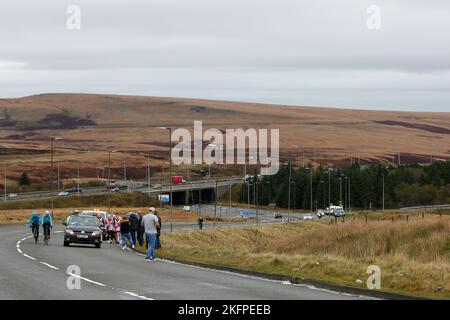 Kevin Sinfield und sein Team sammelten an Tag 7 seiner Ultra7-in-7-Challenge von Edinburgh nach Manchester im November 2022 Geld für MND-Wohltätigkeitsorganisationen Stockfoto