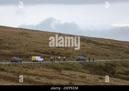 Kevin Sinfield und sein Team sammelten an Tag 7 seiner Ultra7-in-7-Challenge von Edinburgh nach Manchester im November 2022 Geld für MND-Wohltätigkeitsorganisationen Stockfoto