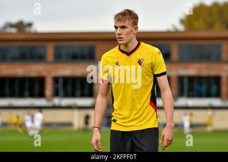 Swansea, Wales. 19. November 2022. Triallist von Watford während des Spiels der Professional Development League zwischen Swansea City unter 18 und Watford unter 18 Jahren an der Swansea City Academy in Swansea, Wales, Großbritannien am 19. November 2022. Quelle: Duncan Thomas/Majestic Media/Alamy Live News. Stockfoto