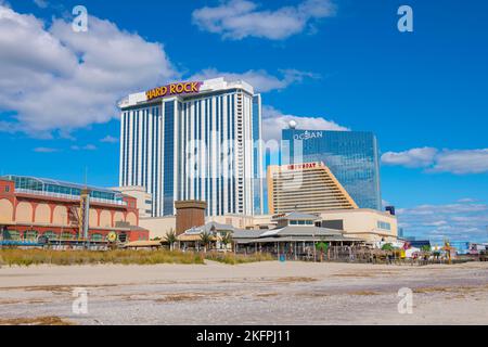 Hard Rock Hotel, Showboat und Ocean Casino Resort am Boardwalk in Atlantic City, New Jersey NJ, USA. Stockfoto