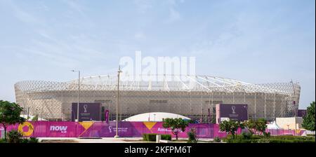 Doha,katar-Oktober 10,2022 :das Ahmad bin Ali Stadion, im Volksmund auch als das Al-Rayyan Stadion bekannt, ist ein Mehrzweckstadion in Al Rayyan, Katar, Stockfoto