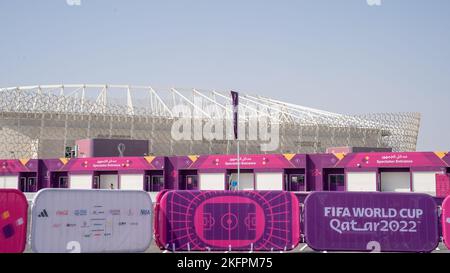 Doha,katar-Oktober 10,2022 :das Ahmad bin Ali Stadion, im Volksmund auch als das Al-Rayyan Stadion bekannt, ist ein Mehrzweckstadion in Al Rayyan, Katar, Stockfoto