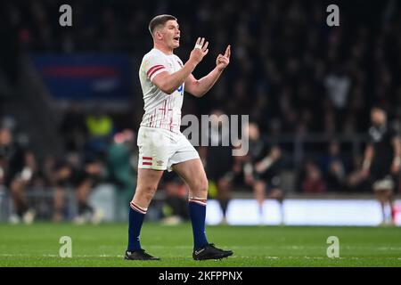 Owen Farrell aus England gibt seine Teamanweisungen während des Herbst-Internationals-Spiels England gegen Neuseeland im Twickenham Stadium, Twickenham, Großbritannien, 19.. November 2022 (Foto von Craig Thomas/News Images) Stockfoto