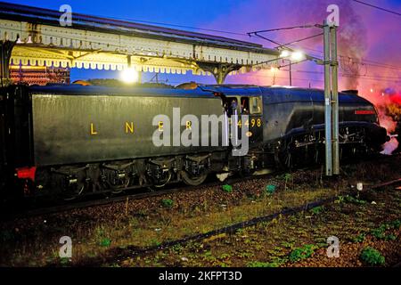 A4 Pacific No 4498 wartet auf die Rückreise nach London Kings Cross von York, England, am 17.. november 2022 Stockfoto