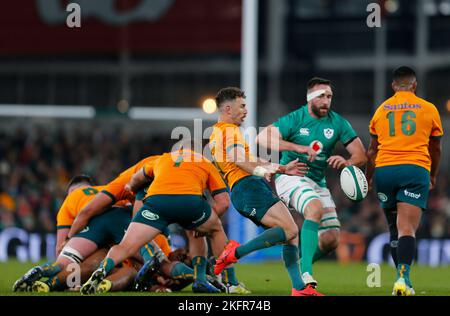 19.. November 2022; Aviva Stadium, Dublin, Irland: Autumn Series International Rugby Irland gegen Australien; Nic White von Australien Stockfoto