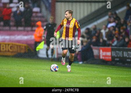 The University of Bradford Stadium, Bradford, England - 19.. November 2022 Harry Chapman (20) of Bradford City - während des Spiels Bradford City gegen Northampton Town, Sky Bet League Two, 2022/23, The University of Bradford Stadium, Bradford, England - 19.. November 2022 Credit: Arthur Haigh/WhiteRoseFotos/Alamy Live News Stockfoto