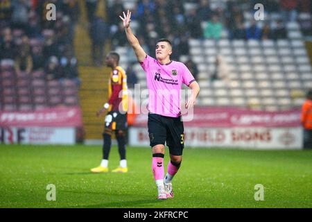 The University of Bradford Stadium, Bradford, England - 19.. November 2022 Aaron McGowan (3) of Northampton Town - während des Spiels Bradford City gegen Northampton Town, Sky Bet League Two, 2022/23, The University of Bradford Stadium, Bradford, England - 19.. November 2022 Credit: Arthur Haigh/WhiteRoseFotos/Alamy Live News Stockfoto