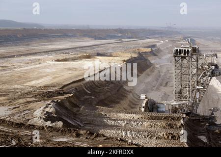 Schaufelradbagger in einem Braunkohle- oder Braunkohlenbruch, Deutschland Stockfoto