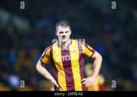 The University of Bradford Stadium, Bradford, England - 19.. November 2022 Matthew Platt (5) of Bradford City - während des Spiels Bradford City gegen Northampton Town, Sky Bet League Two, 2022/23, The University of Bradford Stadium, Bradford, England - 19.. November 2022 Credit: Arthur Haigh/WhiteRoseFotos/Alamy Live News Stockfoto