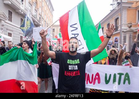 Rom, Italien. 19.. November 2022. Demonstration in Rom durch in Italien lebende iranische Studenten, um gegen das iranische Regime zu protestieren (Foto: © Matteo Nardone/Pacific Press via ZUMA Press Wire) Stockfoto