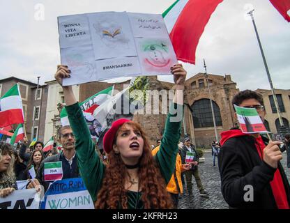 Rom, Italien, Italien. 19.. November 2022. Iranische Studenten demonstrierten in Italien gegen die iranische Regierung und die Islamische republik, um Gerechtigkeit für den Tod von Mahsa Amini zu fordern und das Bewusstsein für die Prozesse von 15.000 Personen zu schärfen, die im Iran verhaftet und zum Tode verurteilt wurden. (Bild: © Patrizia Cortellessa/Pacific Press via ZUMA Press Wire) Stockfoto