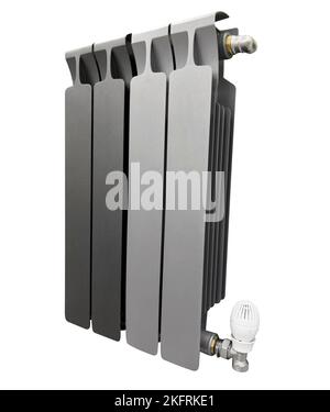 Heizungsbatterie auf schwarzem Hintergrund isoliert. Kühler. Haus Warmwasserbereiter Konvektor isoliert. Heizkonvektor. Stockfoto