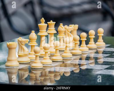 Nahaufnahme des Schachs im Washington Square Park in New York City Stockfoto