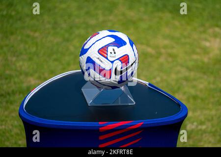 Adelaide, Australien. 20.. November 2022. Adelaide, South Australia, November 20. 2022: Der Spielball vor dem Liberty A-League-Spiel zwischen Adelaide United und dem Sydney FC im ServiceFM Stadium in Adelaide, Australien. (NOE Llamas/SPP) Quelle: SPP Sport Press Photo. /Alamy Live News Stockfoto