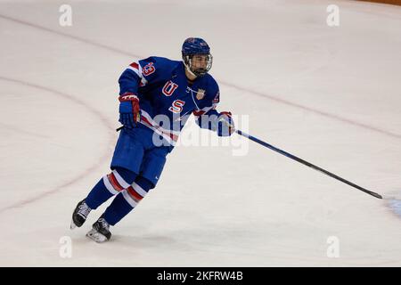 19. November 2022: Team USA führt Salvatore Guzzo (23) in der ersten Periode gegen die RIT Tigers ein. Das Rochester Institute of Technology Tigers veranstaltete das US-amerikanische Team der Under-18 in einem Ausstellungsspiel der NCAA Division 1 im Gene Polisseni Center in Rochester, New York. (Jonathan Tenca/CSM) Stockfoto